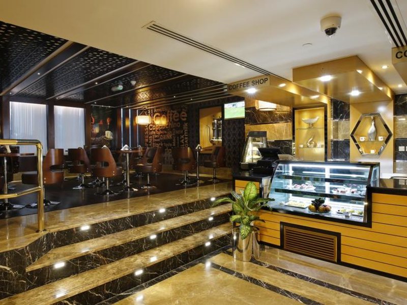 Queen Palace Hotel  230451