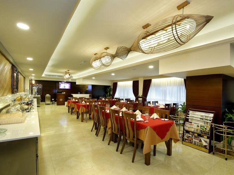 Queen Palace Hotel  230452