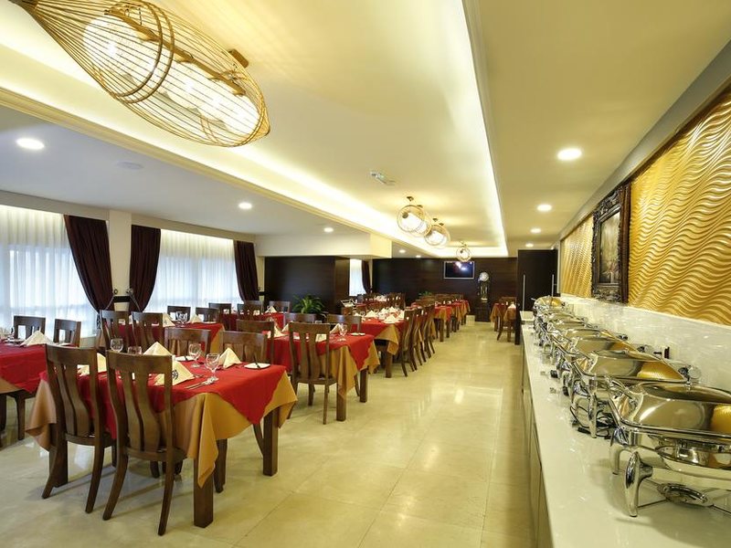 Queen Palace Hotel  230454