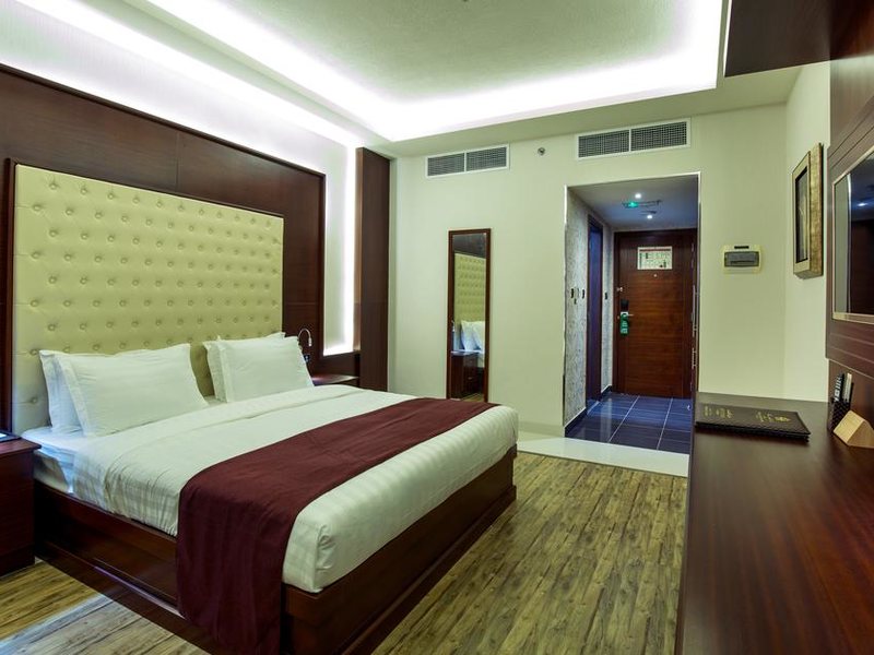 Queen Palace Hotel  230459