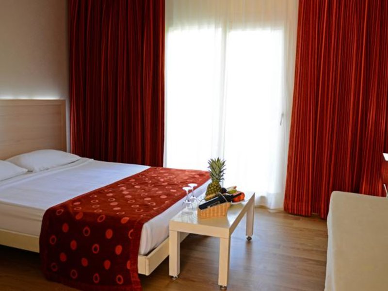 Queen’s Park Goynuk (ex 99928