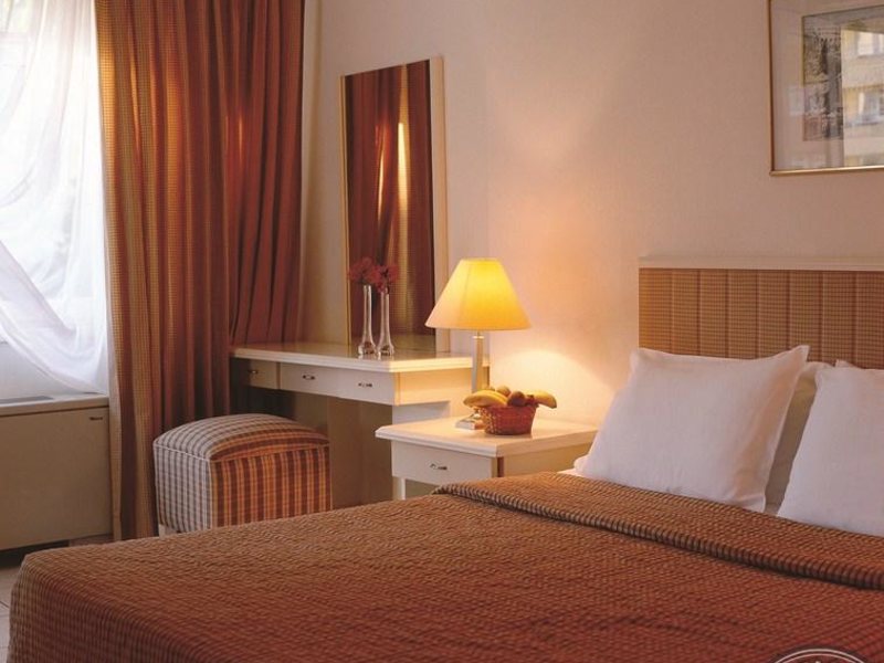 Queen s Park Turkiz Family Club 275306