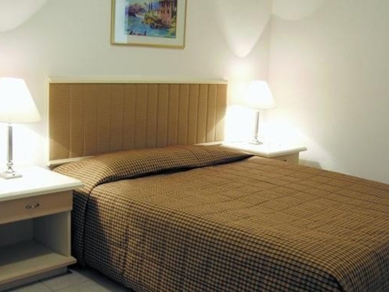 Queen s Park Turkiz Family Club 275311