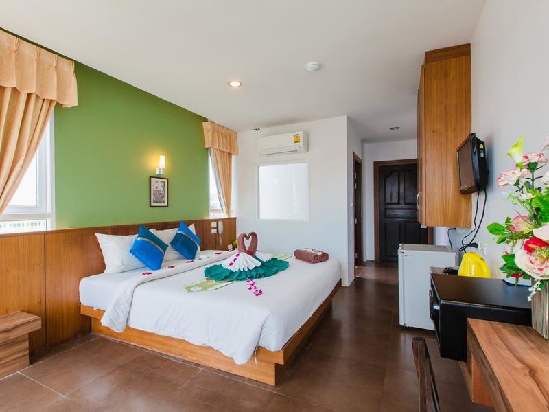 RCB Patong Hotel 210238