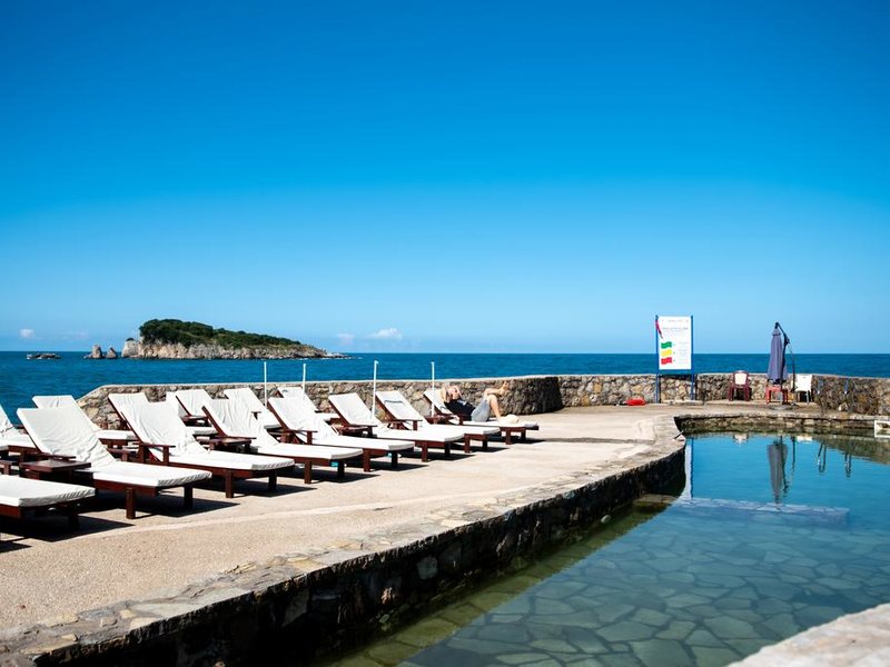 R Small Hotel 308568