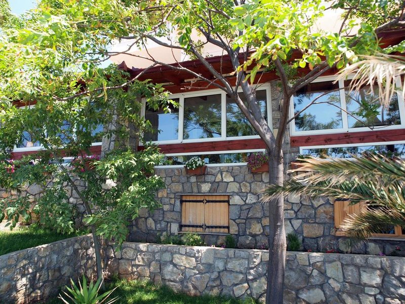 R Small Hotel 308570