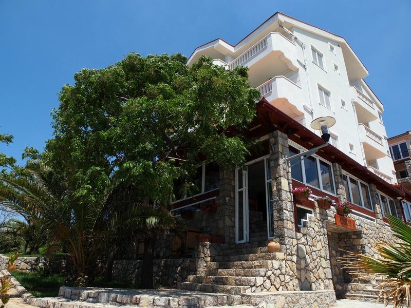 R Small Hotel 308584