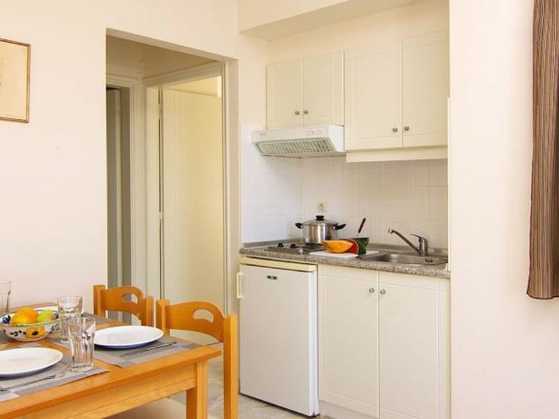 Radamanthys Apartments 98924