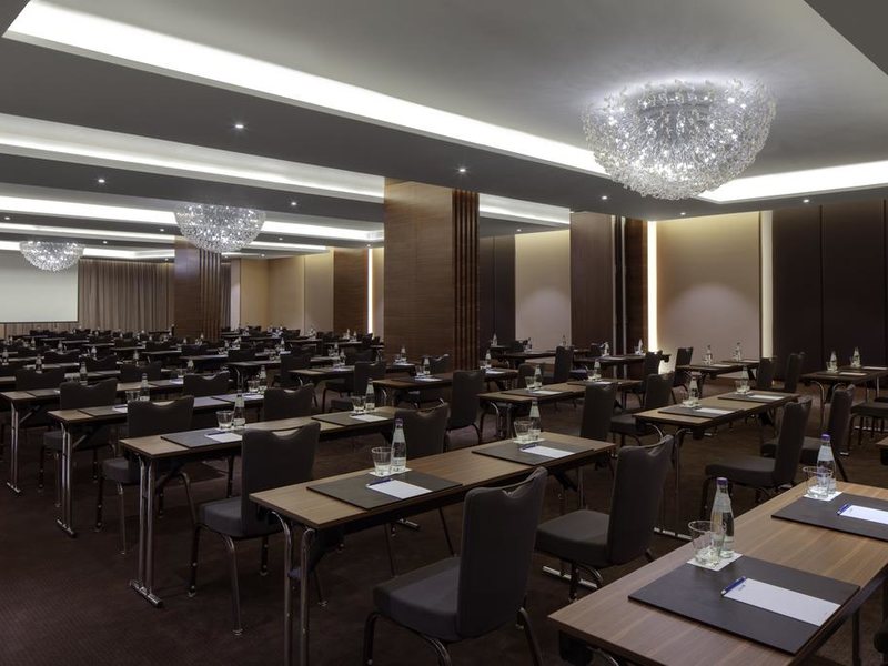 Radisson BLU Hotel, Dubai Waterfront 273000