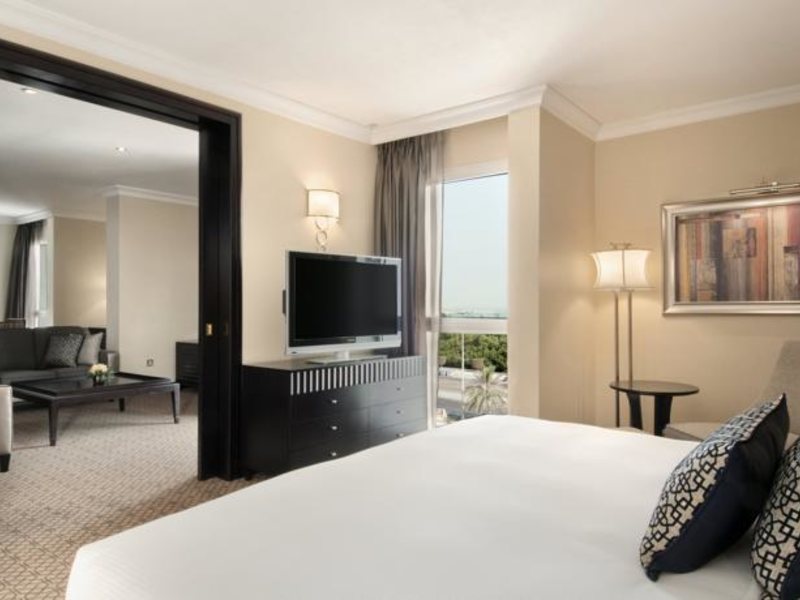 Radisson Blu Hotel & Resort, Abu Dhabi Corniche (ex 46834