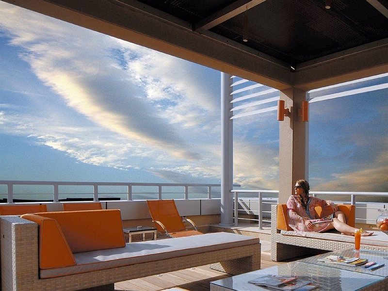 Radisson Blu Media City 48738