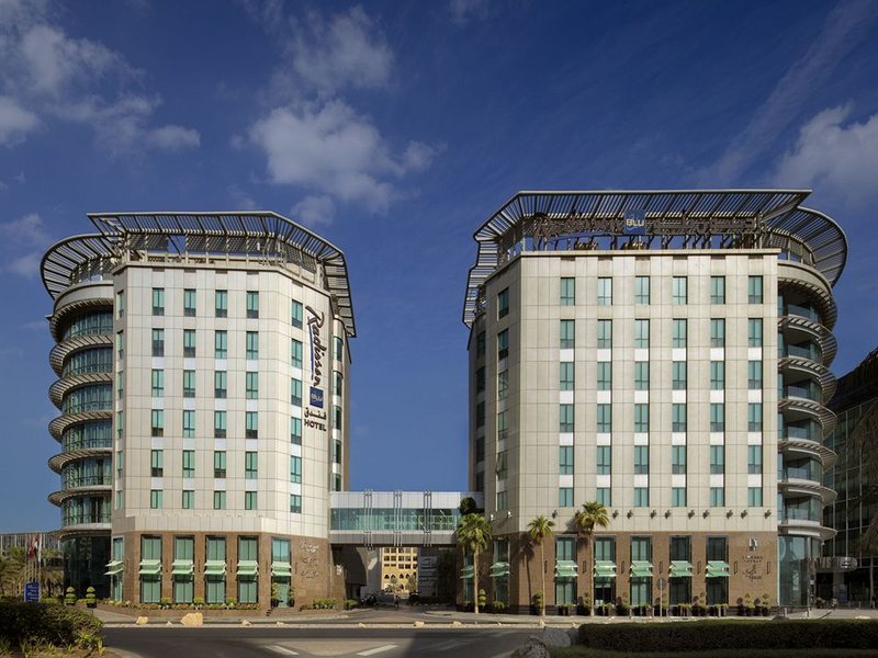 Radisson Blu Media City 48750