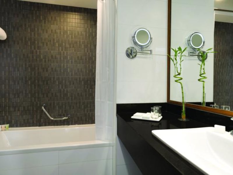 Ramada Abu Dhabi Corniche 119594