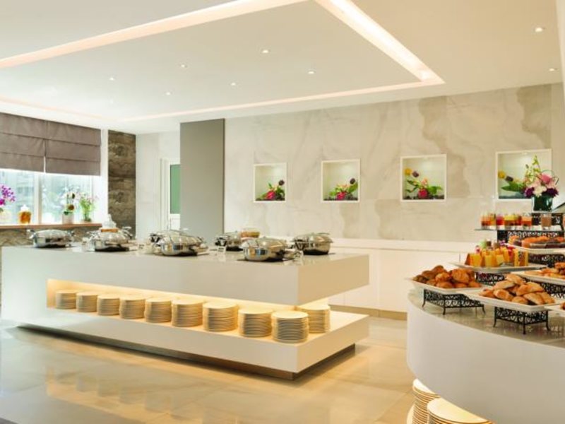 Ramada Abu Dhabi Corniche 119609