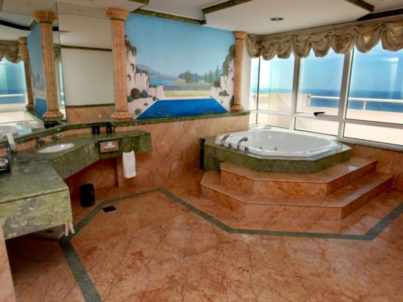 Ramada Beach Hotel Ajman 53800