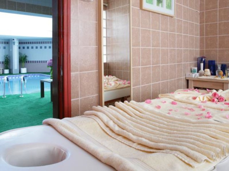 Ramada Beach Hotel Ajman 53816