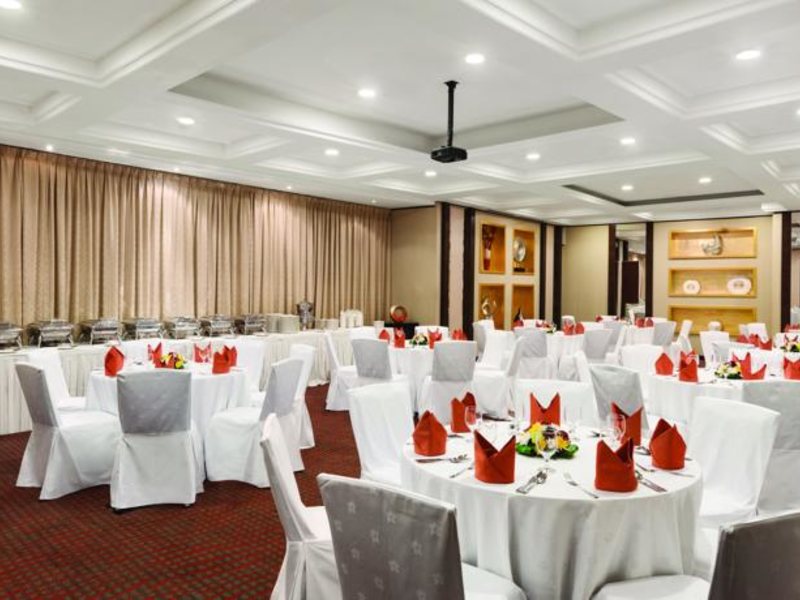 Ramada Deira Hotel By Landmark 118469