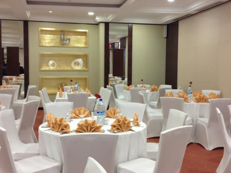 Ramada Deira Hotel By Landmark 118480