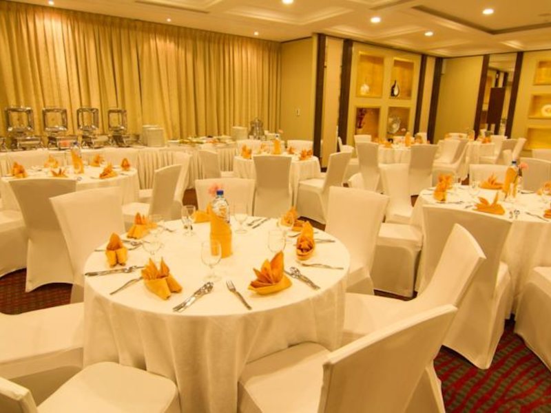 Ramada Deira Hotel By Landmark 118485