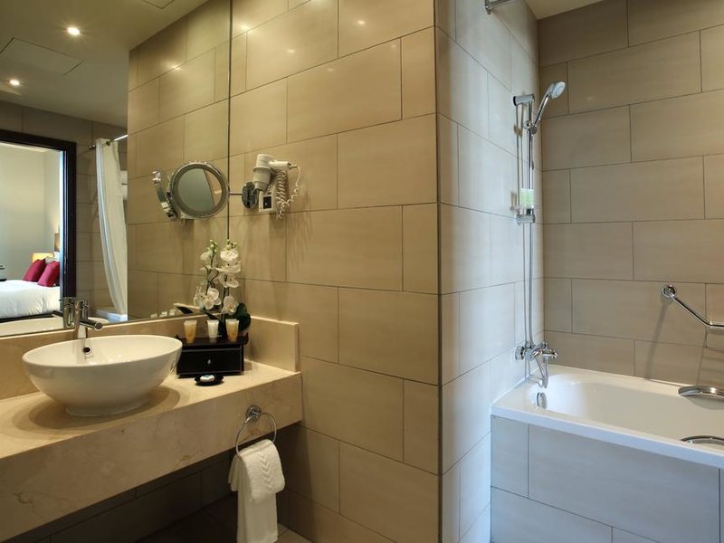 Ramada Downtown Abu Dhabi (ex 191975