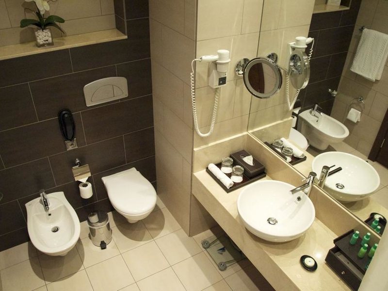 Ramada Downtown Abu Dhabi (ex 191983