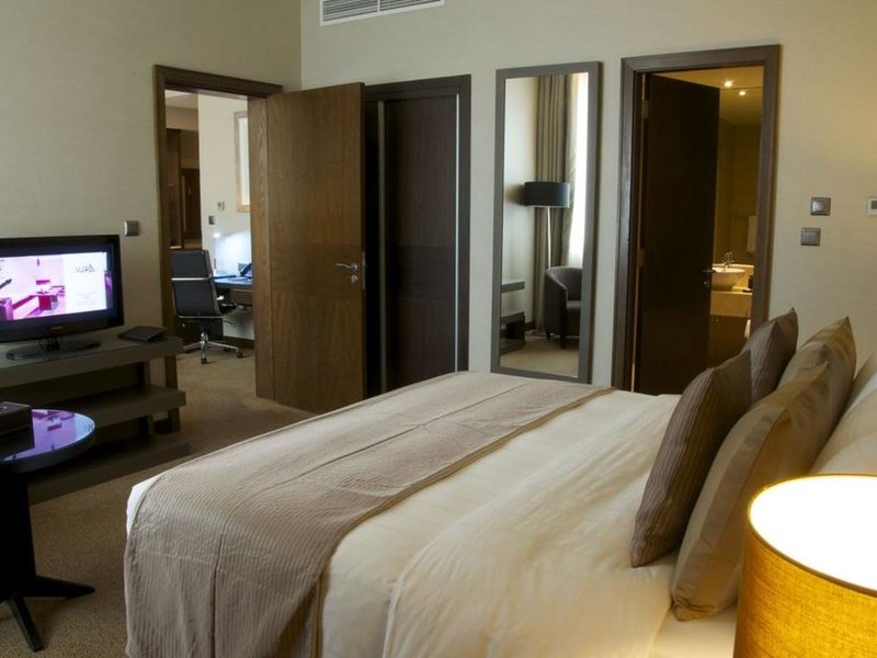 Ramada Downtown Abu Dhabi (ex 191986