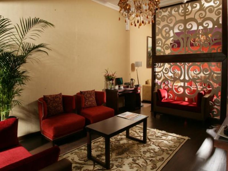 Ramada Hotel & Suites 53901