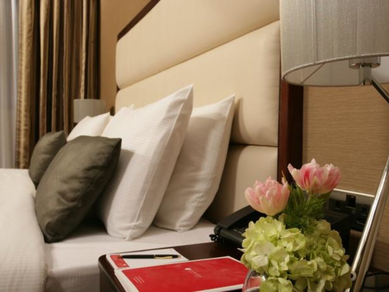 Ramada Hotel & Suites 53915