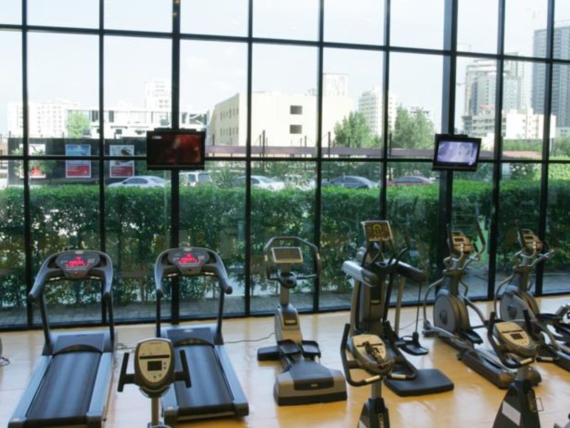 Ramada Hotel & Suites 53922