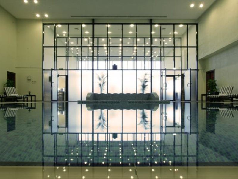 Ramada Hotel & Suites 53923