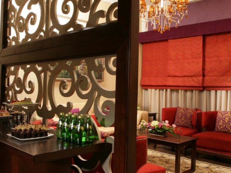 Ramada Hotel & Suites 53925