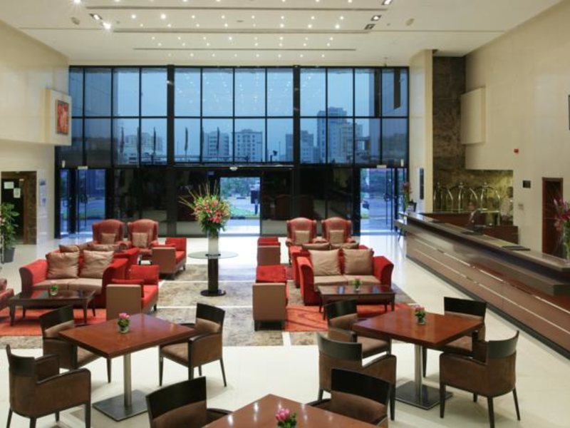 Ramada Hotel & Suites 53930