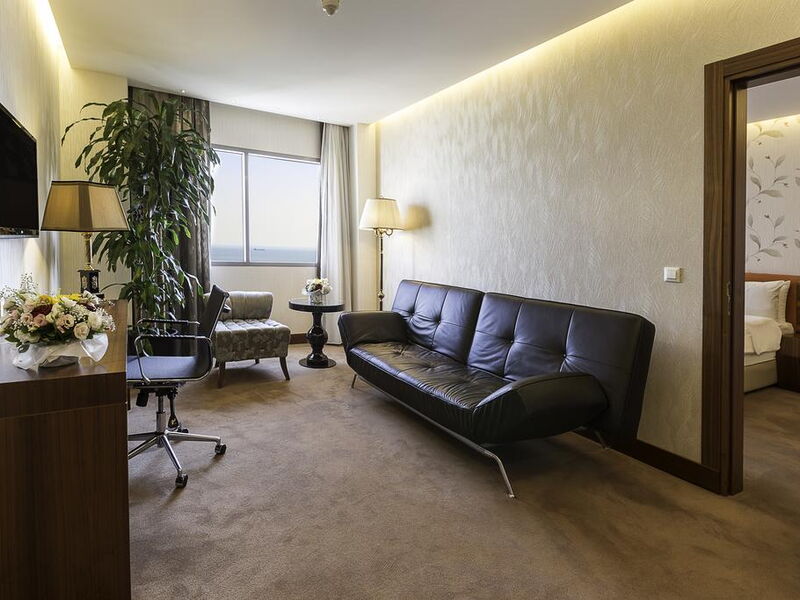 Ramada Hotel and Suites Istanbul Atakoy 280724