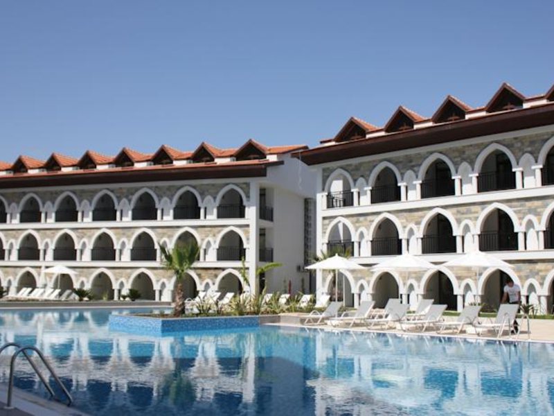 Ramada Resort Akbuk 69045
