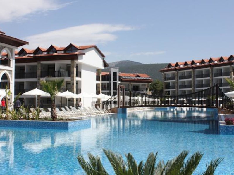 Ramada Resort Akbuk 69047