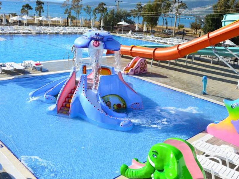 Ramada Resort Akbuk 69062