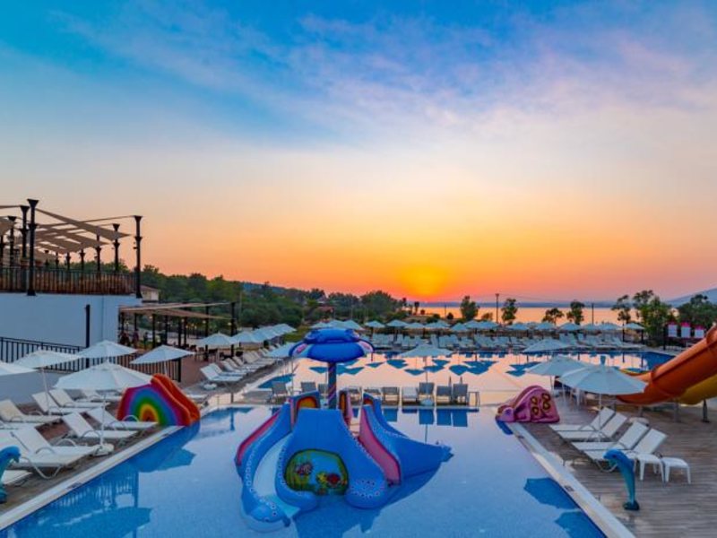 Ramada Resort Akbuk 69067