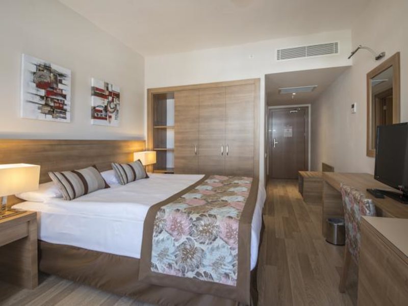 Ramada Resort Lara 66599