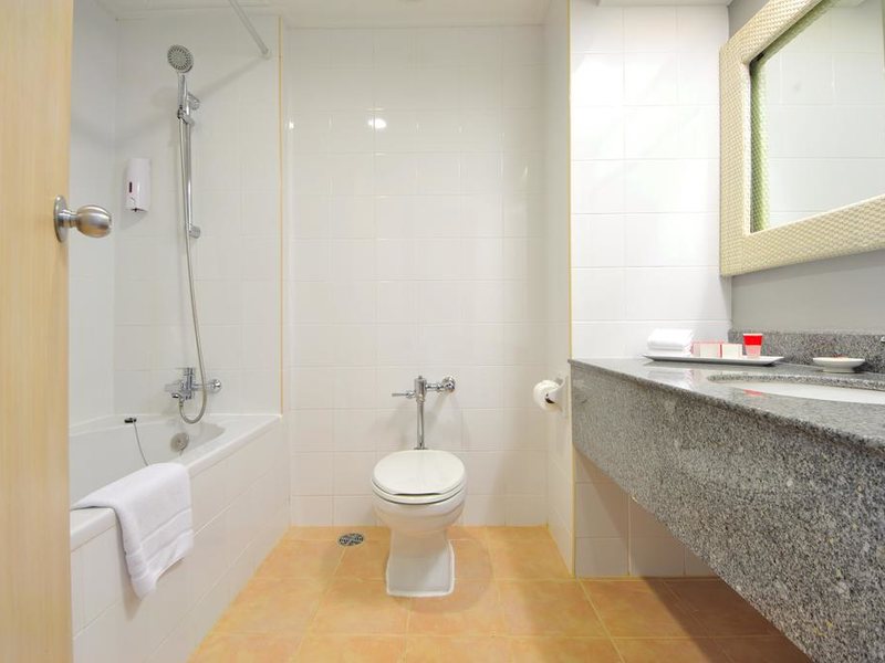 Ramada Southsea Karon Beach 225791