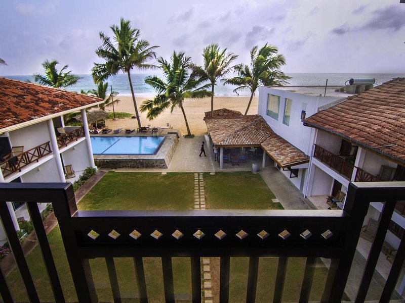 Ranmal Beach Hotel 195157