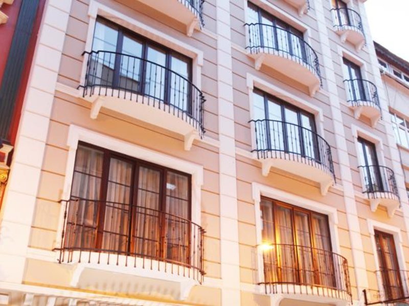 Rast Hotel  99981