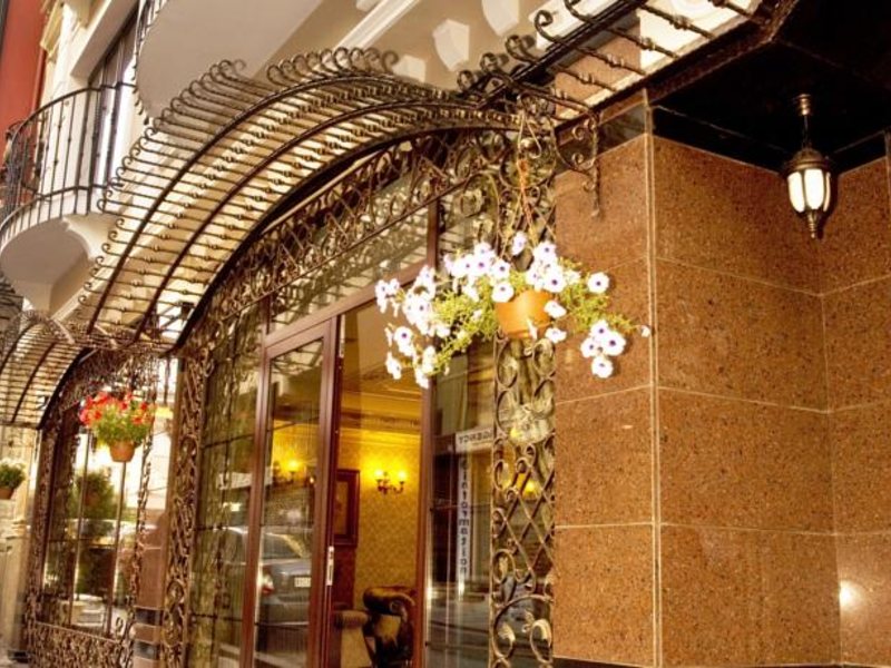 Rast Hotel  99989