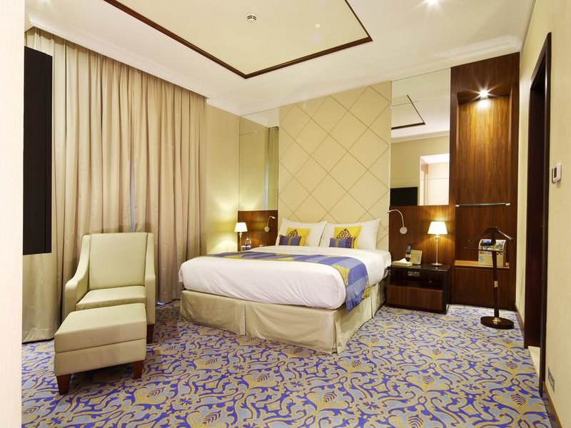 Raviz Center Point Hotel Dubai  300044