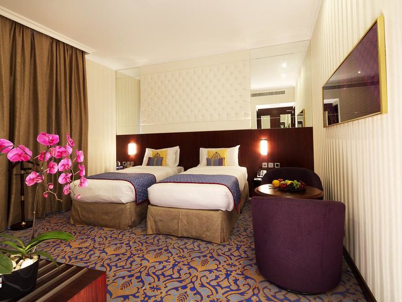 Raviz Center Point Hotel Dubai  300047