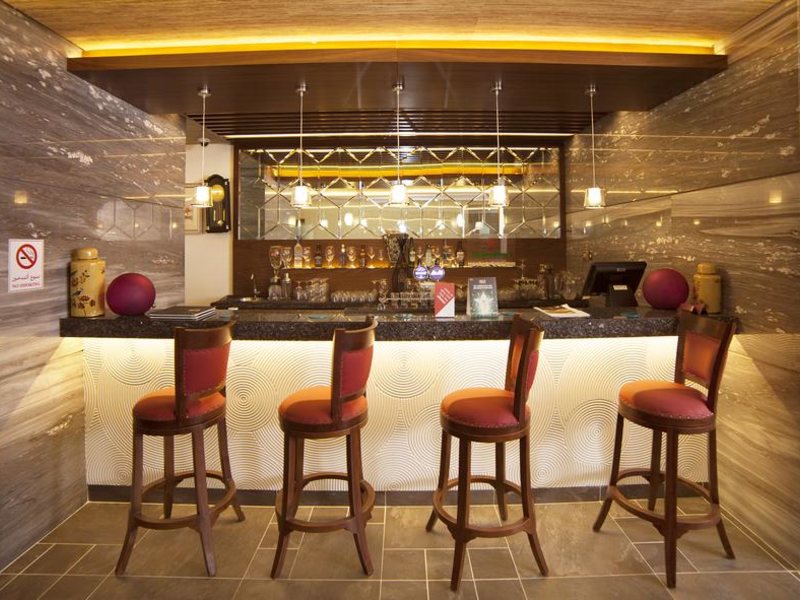 Raviz Center Point Hotel Dubai  300049