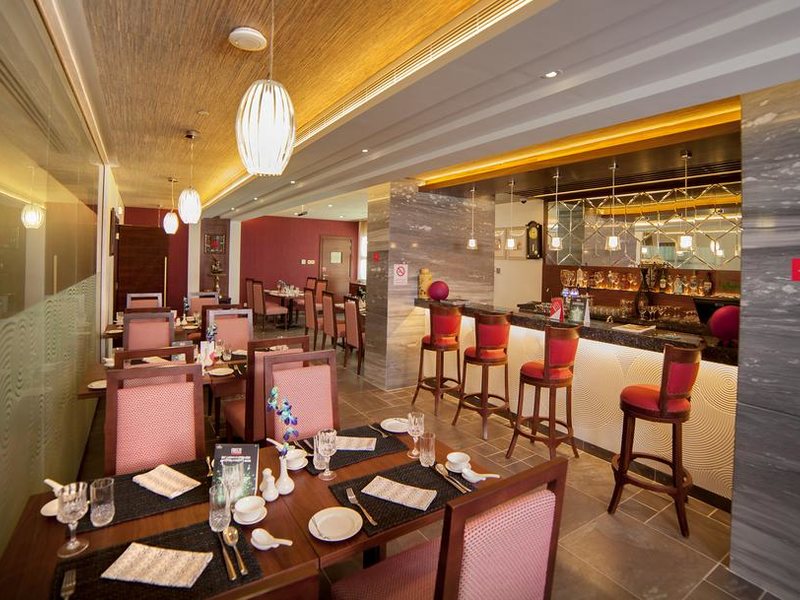 Raviz Center Point Hotel Dubai  300050