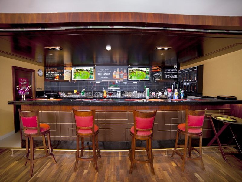 Raviz Center Point Hotel Dubai  300064