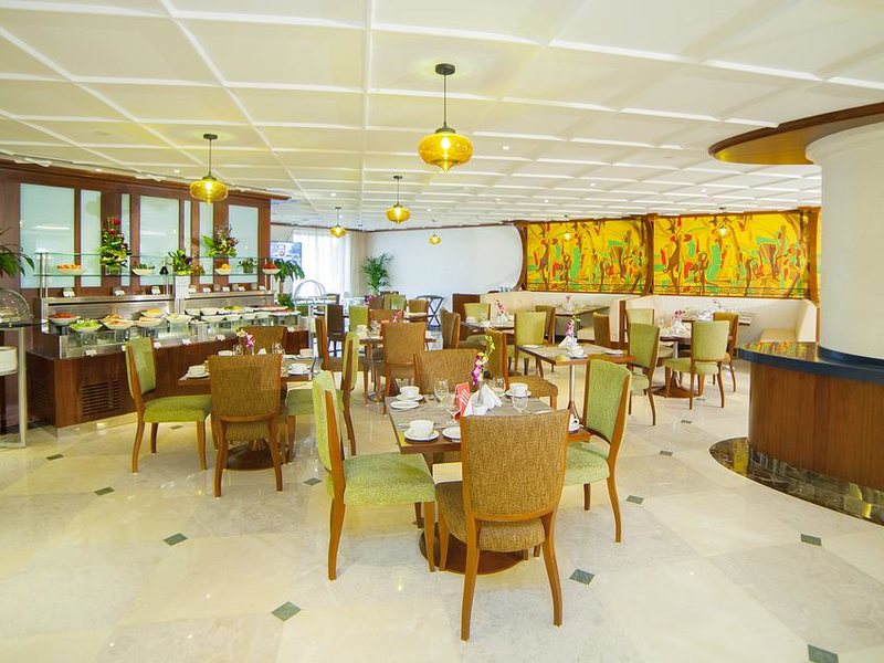 Raviz Center Point Hotel Dubai  300069