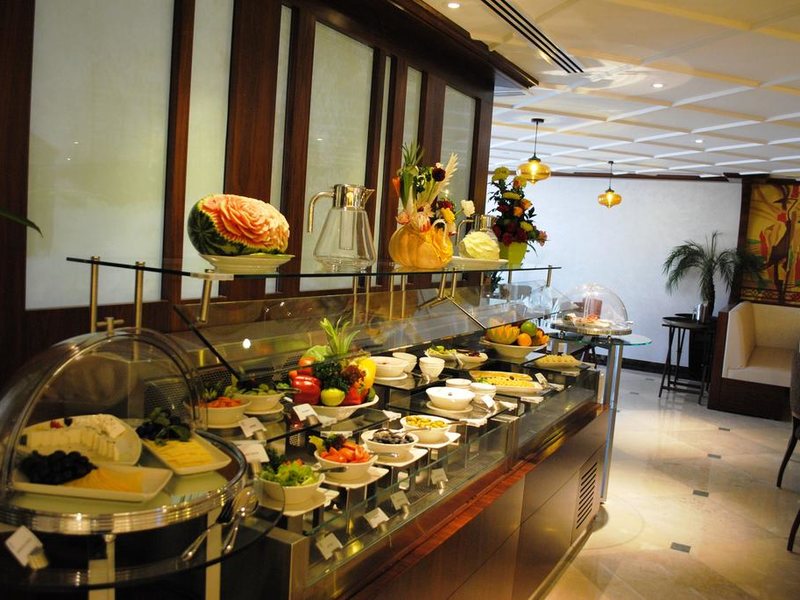 Raviz Center Point Hotel Dubai  300074