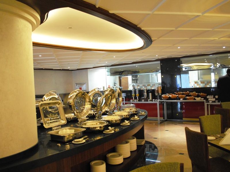 Raviz Center Point Hotel Dubai  300077